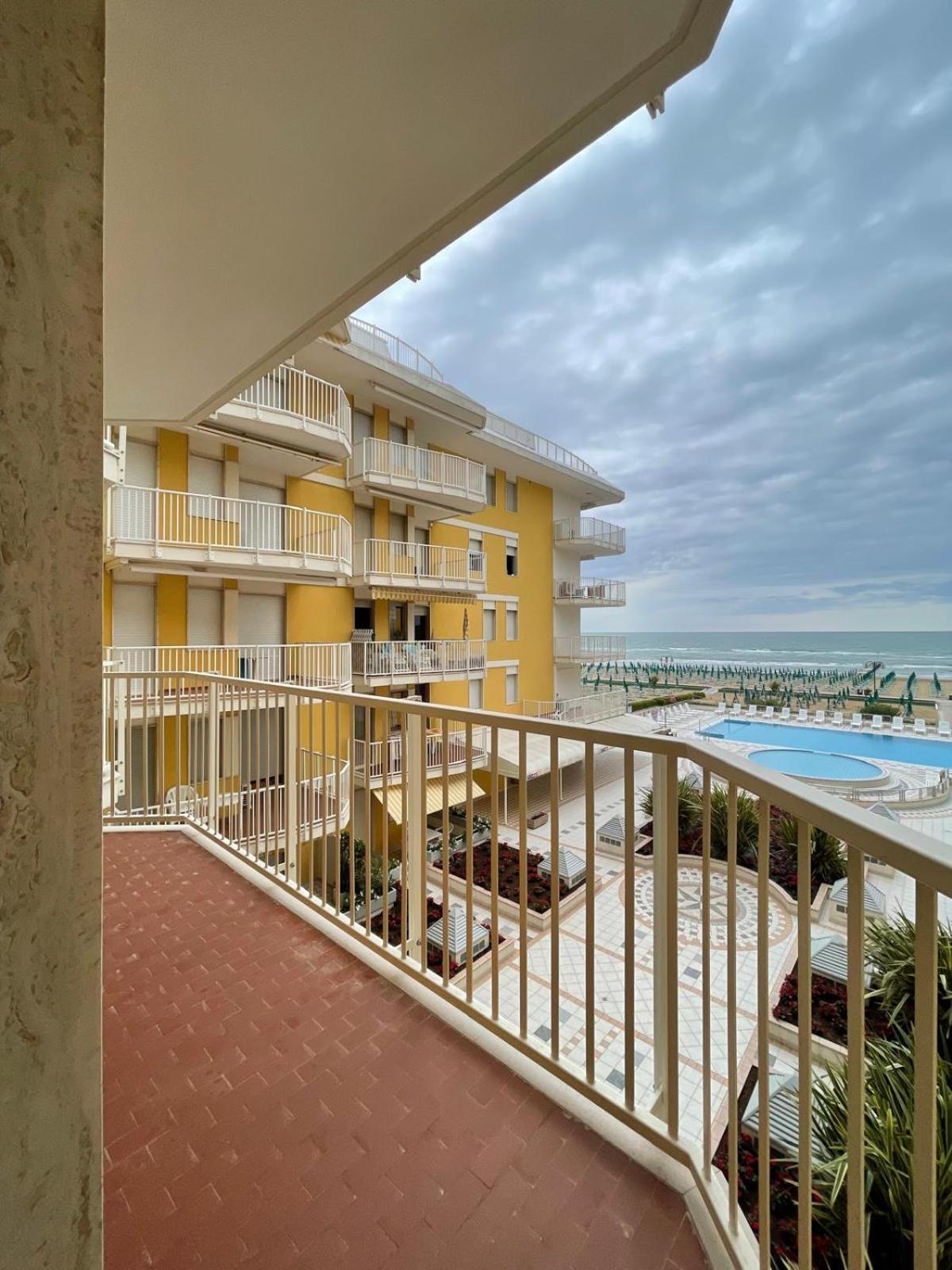 Residence Panfilo - Walterigato Apartments Solo Per Famiglie Lido di Jesolo Exterior photo